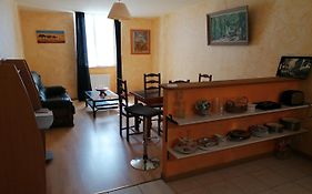 Pont-de-Vaux City Center Appartement for 2